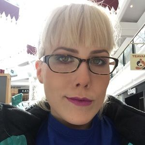 Meet your Posher, Ella